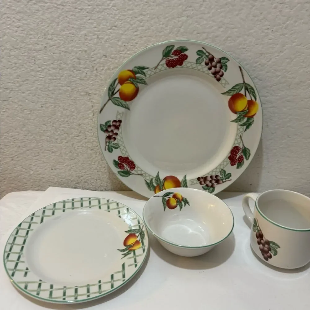 Citation Garden Trellis 4 Piece Place Setting Fruit Lattice